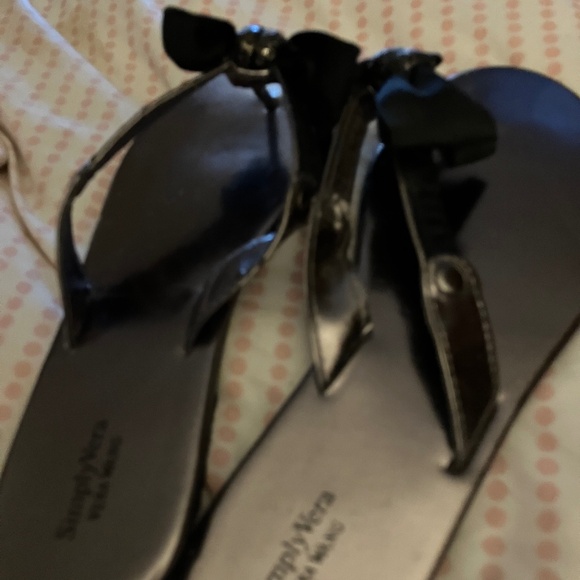 Vera Wang Bow on the Toe thong sandals/flipflops - Picture 1 of 5